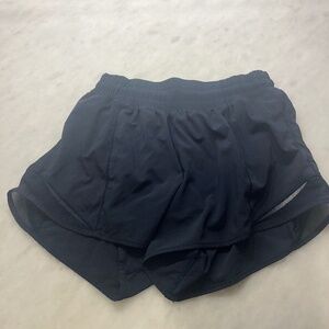 Lululemon Hottie Hots 4in